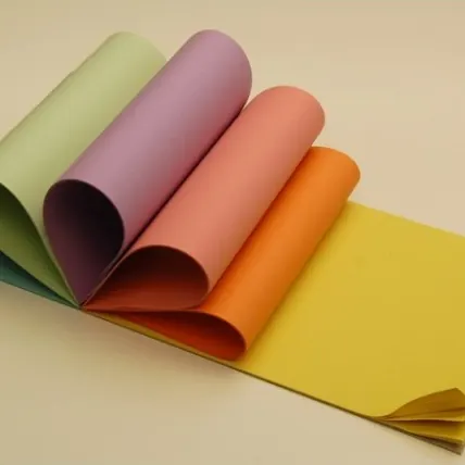 Bloc de papiers de couleurs Bengali ouvert en éventail