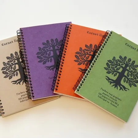 Carnets lignés A5 de couleurs, avec l'arbre imprimé sur la couverture